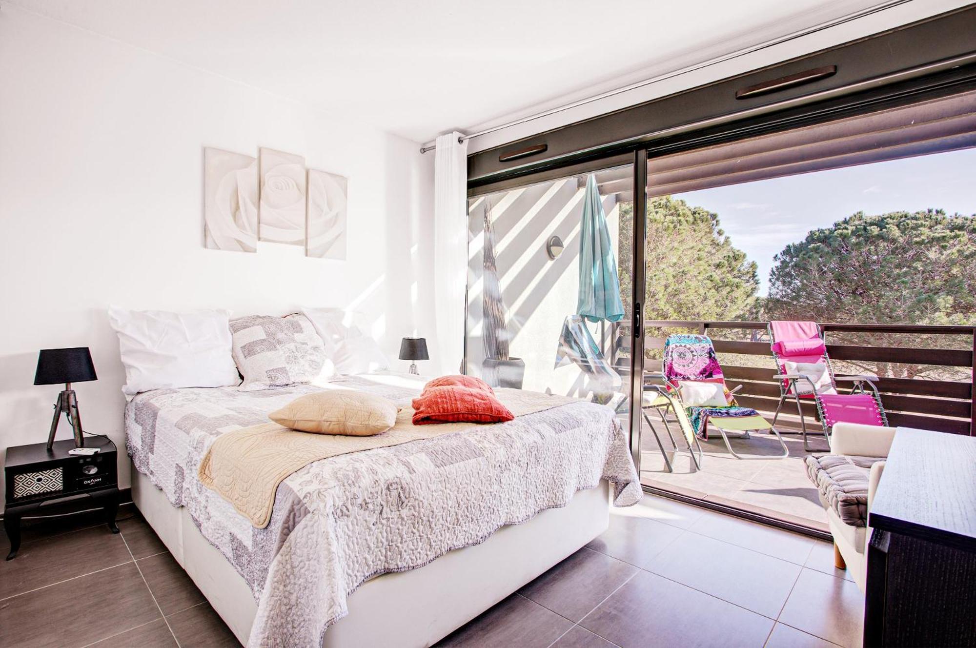 Vert Paradis - Vue Apaisante Sur Golf, Pins Parasols, 2E Etage - 80 M2 Dont Terrasse Avec Pergola, 2 Chambres, 3Et Iles, 3 Clim, Wifi - Piscine, Parking Et Park A Velos, Ascenseur - En Option Linge, Menage - Pistes Cyclables, Mer A Proximite Сен-Сіпріян Екстер'єр фото