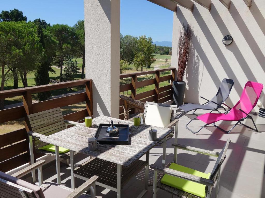 Vert Paradis - Vue Apaisante Sur Golf, Pins Parasols, 2E Etage - 80 M2 Dont Terrasse Avec Pergola, 2 Chambres, 3Et Iles, 3 Clim, Wifi - Piscine, Parking Et Park A Velos, Ascenseur - En Option Linge, Menage - Pistes Cyclables, Mer A Proximite Сен-Сіпріян Екстер'єр фото